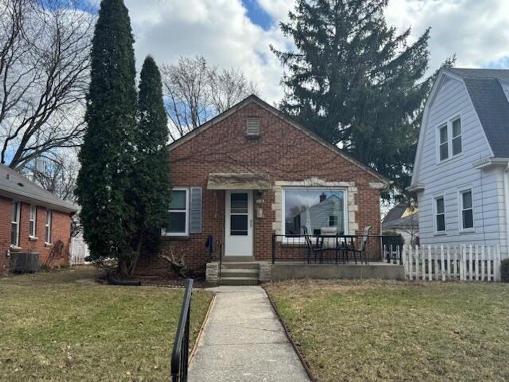 7901 W Hadley STREET, Milwaukee, WI 53222