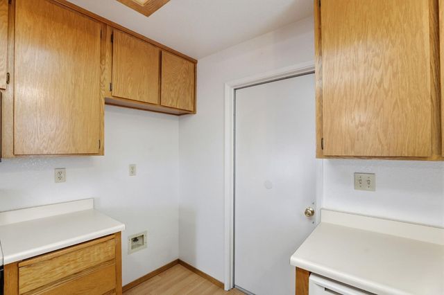 7317 Sunleaf Ln, Sacramento, CA 95828