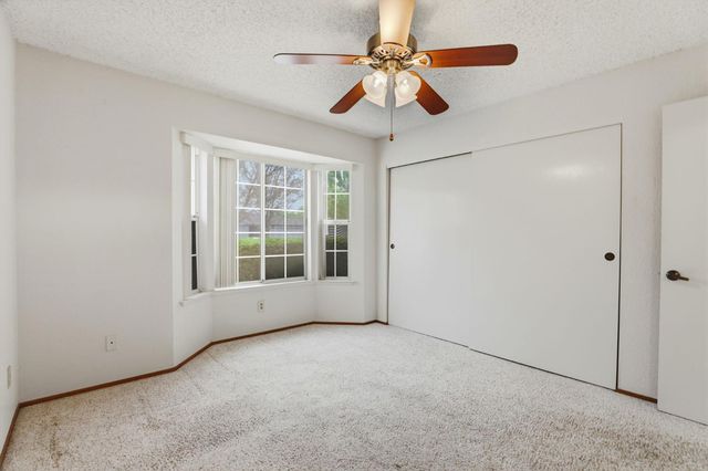 7317 Sunleaf Ln, Sacramento, CA 95828