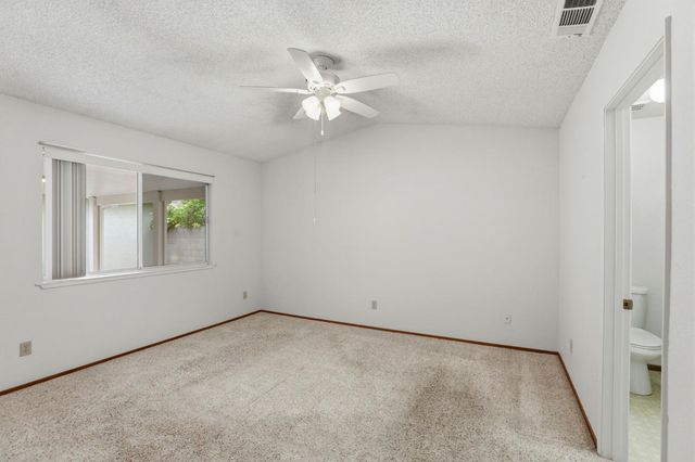 7317 Sunleaf Ln, Sacramento, CA 95828