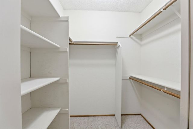 7317 Sunleaf Ln, Sacramento, CA 95828