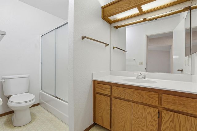 7317 Sunleaf Ln, Sacramento, CA 95828