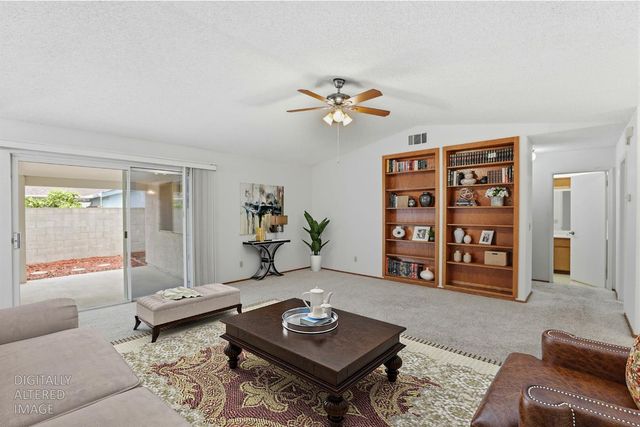 7317 Sunleaf Ln, Sacramento, CA 95828