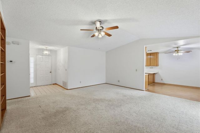 7317 Sunleaf Ln, Sacramento, CA 95828