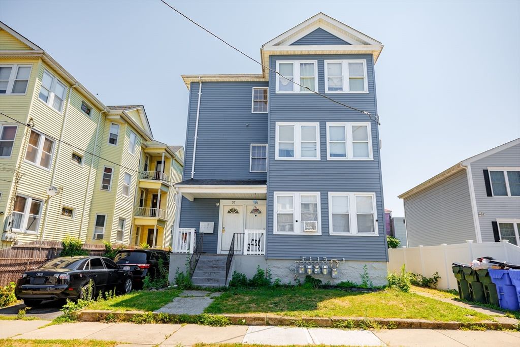 35-37 Chavenson St, Fall River, MA 02723