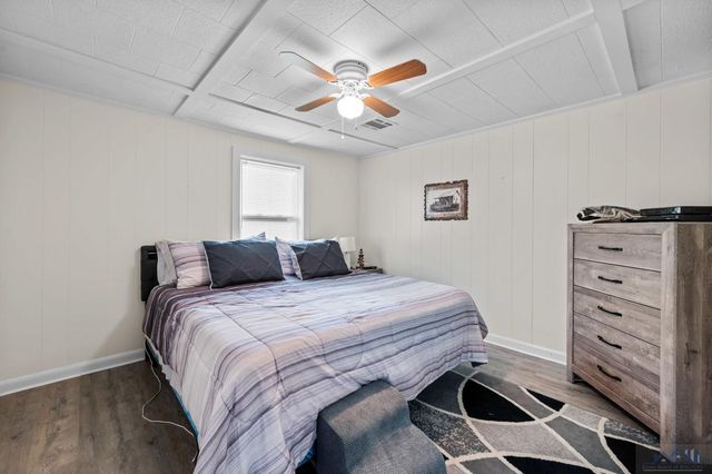 124 Cedar Ln, Grand Isle, LA 70358