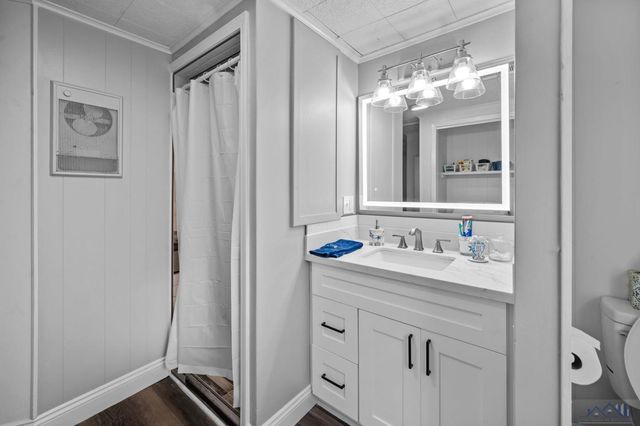 124 Cedar Ln, Grand Isle, LA 70358