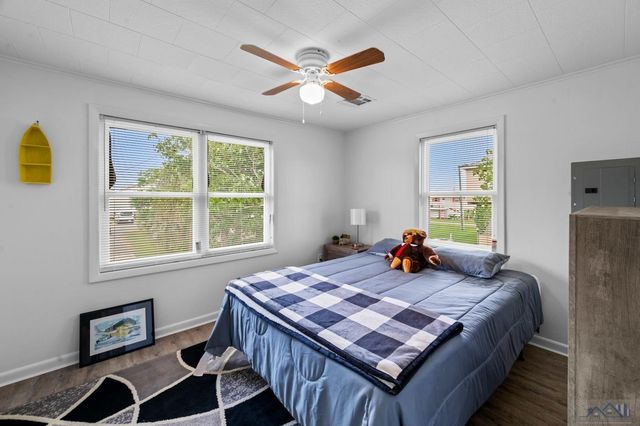 124 Cedar Ln, Grand Isle, LA 70358