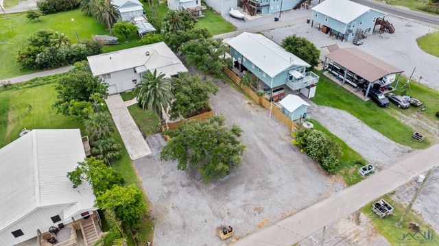 124 Cedar Ln, Grand Isle, LA 70358