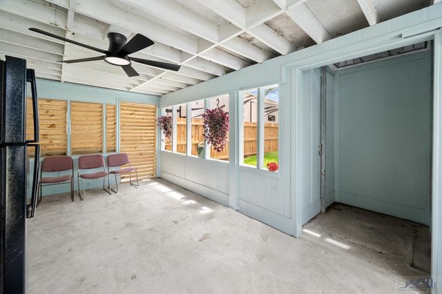 124 Cedar Ln, Grand Isle, LA 70358