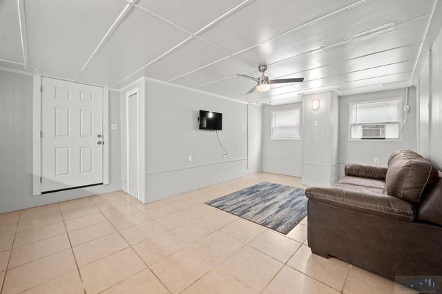 124 Cedar Ln, Grand Isle, LA 70358