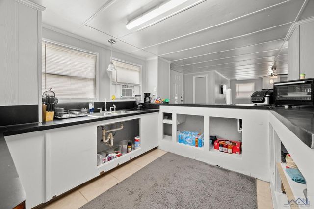 124 Cedar Ln, Grand Isle, LA 70358