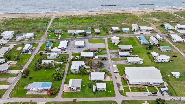 124 Cedar Ln, Grand Isle, LA 70358