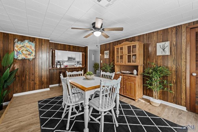 124 Cedar Ln, Grand Isle, LA 70358