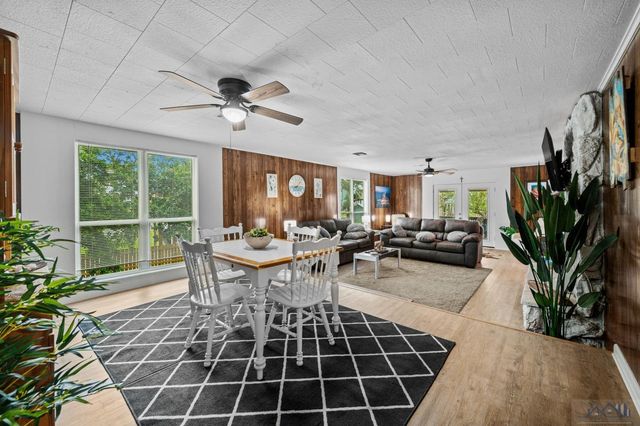 124 Cedar Ln, Grand Isle, LA 70358