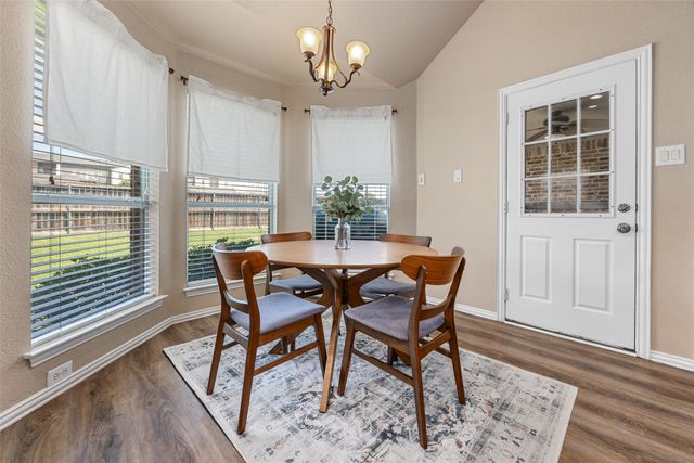 5520 Plata Lane, Benbrook, TX 76126