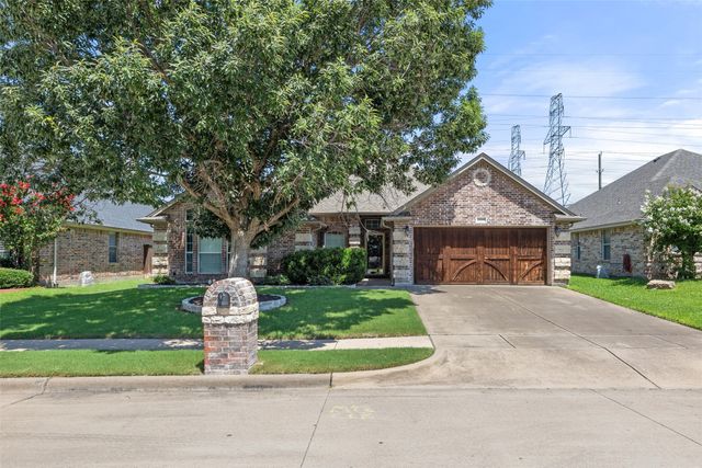 5520 Plata Lane, Benbrook, TX 76126