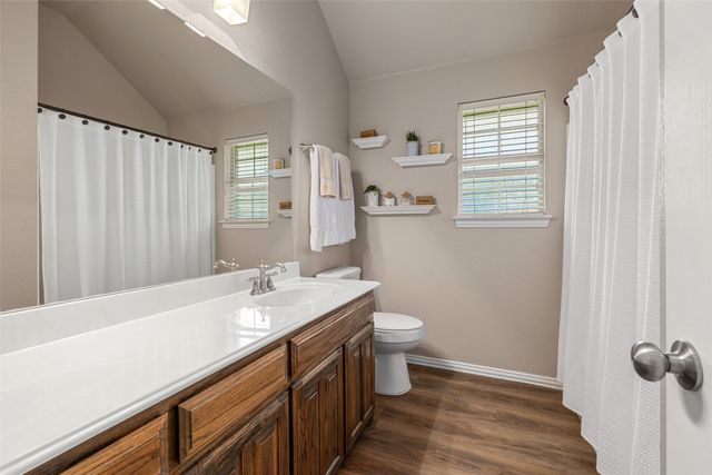 5520 Plata Lane, Benbrook, TX 76126