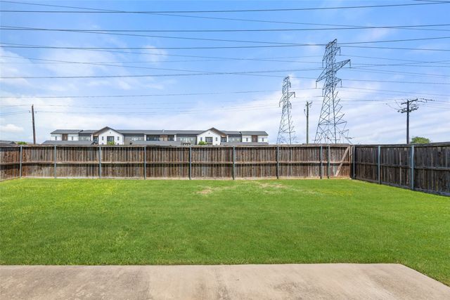 5520 Plata Lane, Benbrook, TX 76126