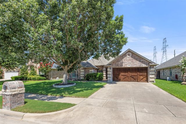 5520 Plata Lane, Benbrook, TX 76126