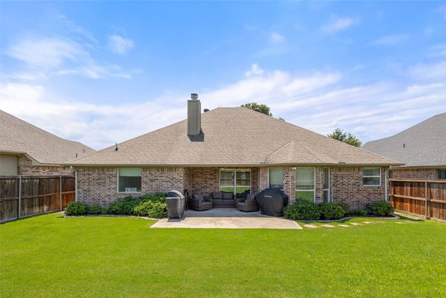5520 Plata Lane, Benbrook, TX 76126