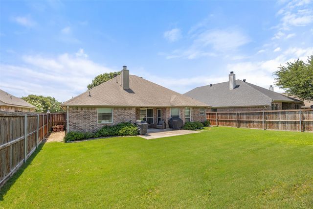 5520 Plata Lane, Benbrook, TX 76126