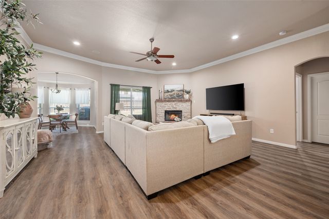 5520 Plata Lane, Benbrook, TX 76126