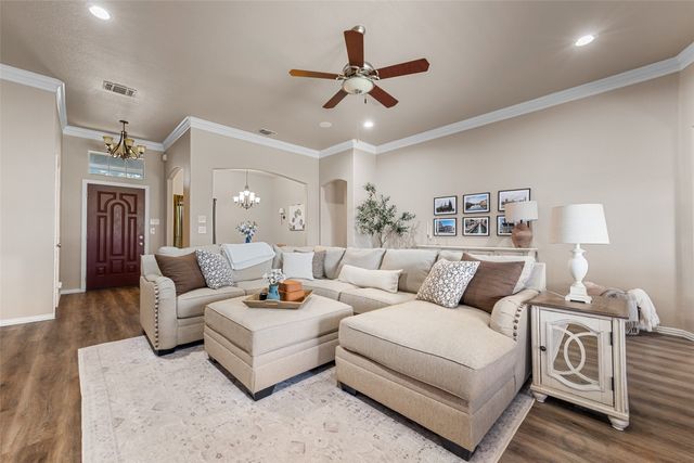 5520 Plata Lane, Benbrook, TX 76126