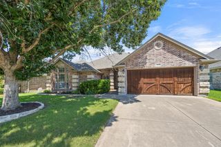 5520 Plata Lane, Benbrook, TX 76126
