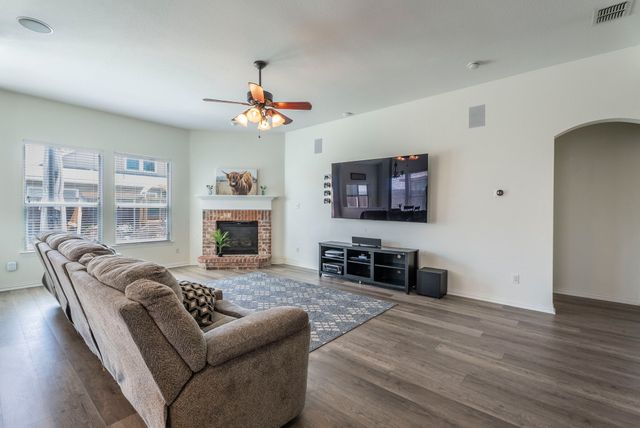 1404 Kittyhawk Drive, Little Elm, TX 75068