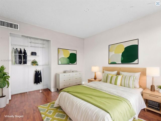 18900 NE 14th Ave D106, Miami, FL 33179