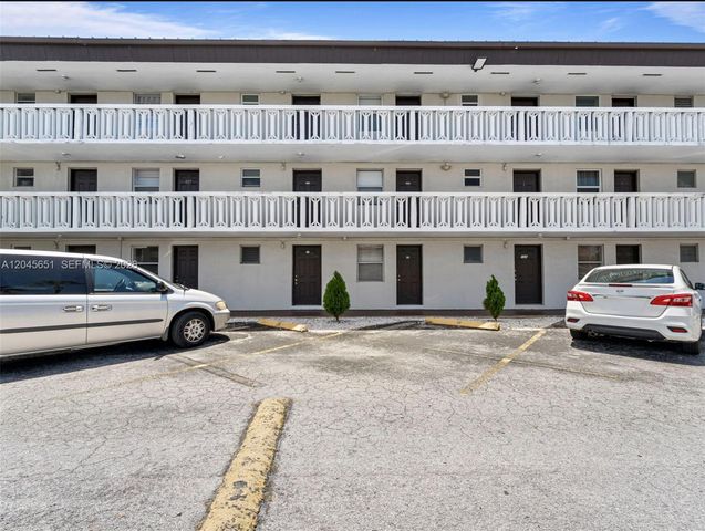 18900 NE 14th Ave D106, Miami, FL 33179