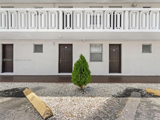 18900 NE 14th Ave D106, Miami, FL 33179
