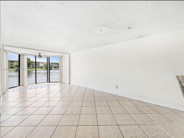 18900 NE 14th Ave D106, Miami, FL 33179