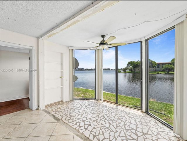 18900 NE 14th Ave D106, Miami, FL 33179