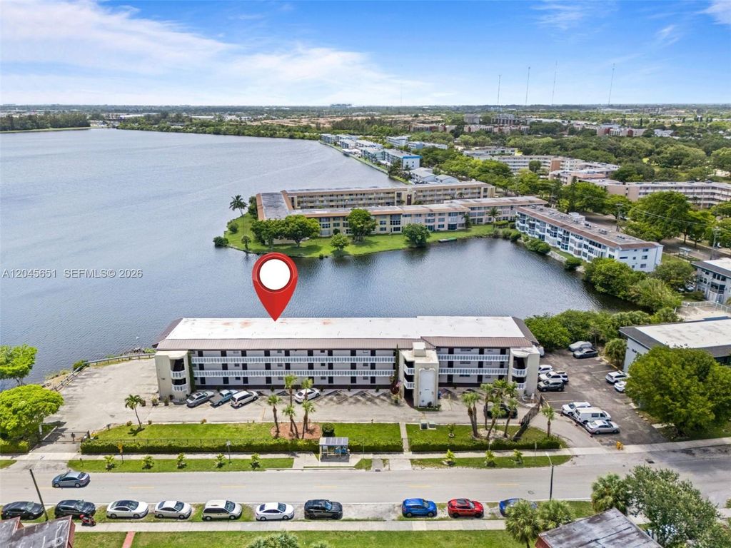 18900 NE 14th Ave D106, Miami, FL 33179