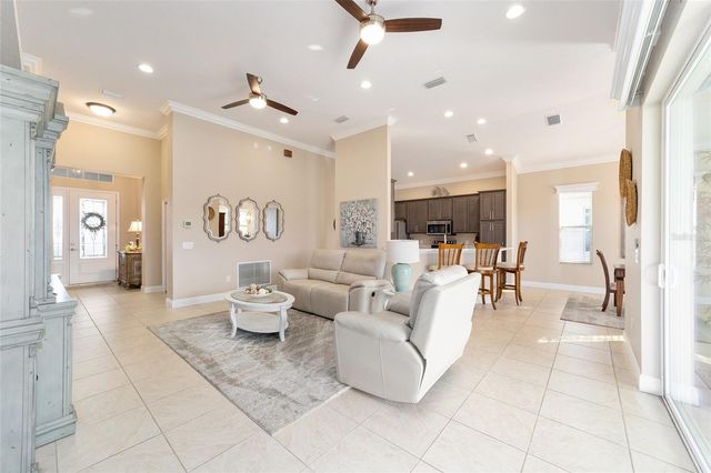 10161 JULIA ISLES AVENUE, Oxford, FL 34484