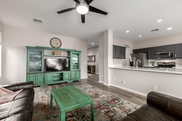 29727 N LITTLE LEAF Drive, San Tan Valley, AZ 85143