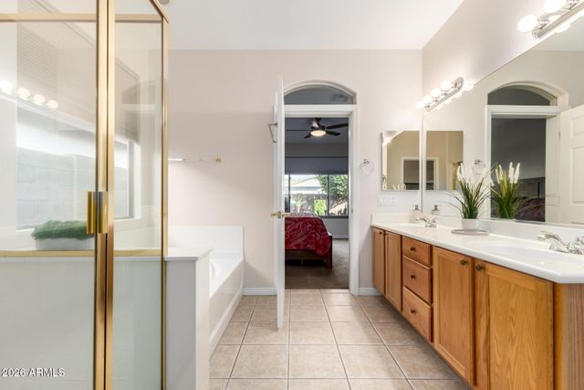 29727 N LITTLE LEAF Drive, San Tan Valley, AZ 85143