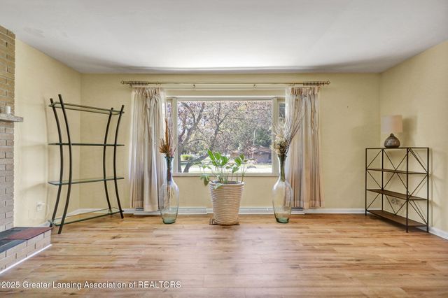 2206 Kuerbitz Drive, Lansing, MI 48906