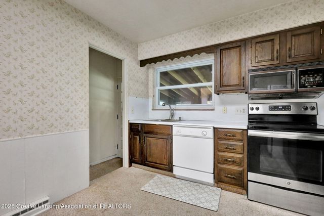 2206 Kuerbitz Drive, Lansing, MI 48906