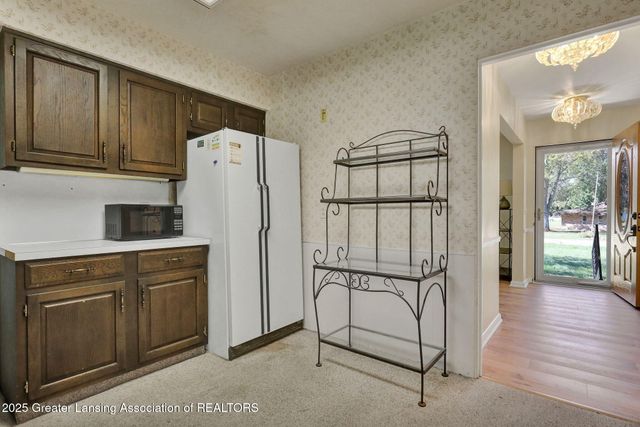 2206 Kuerbitz Drive, Lansing, MI 48906