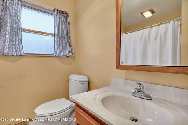 2206 Kuerbitz Drive, Lansing, MI 48906