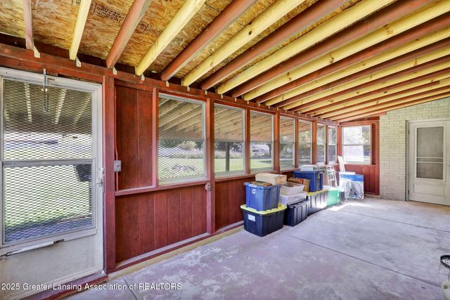 2206 Kuerbitz Drive, Lansing, MI 48906