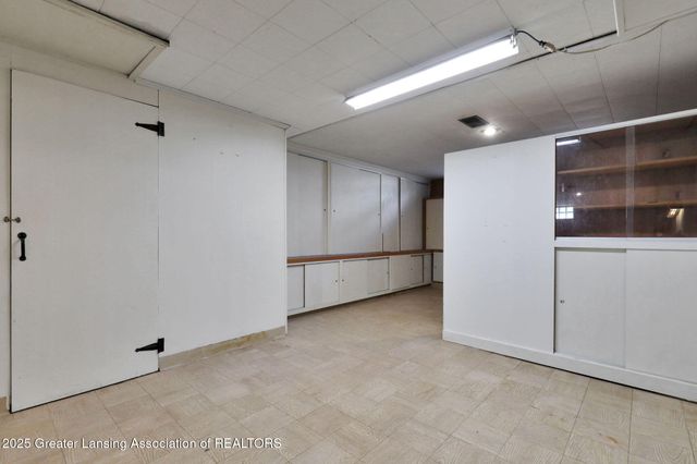 2206 Kuerbitz Drive, Lansing, MI 48906