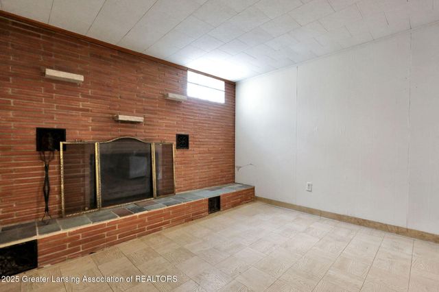 2206 Kuerbitz Drive, Lansing, MI 48906