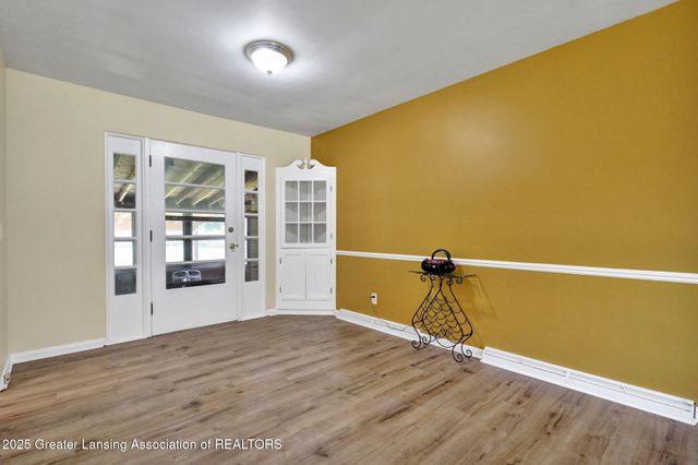 2206 Kuerbitz Drive, Lansing, MI 48906