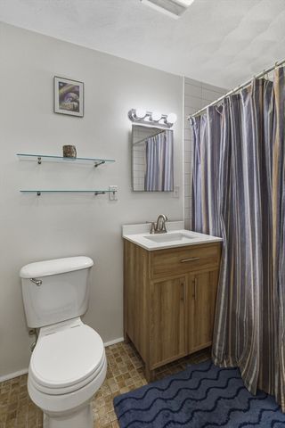 32 Whites Ave D65, Watertown, MA 02472