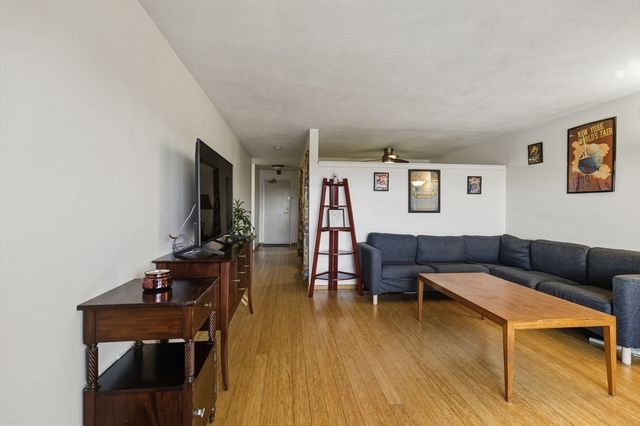 32 Whites Ave D65, Watertown, MA 02472