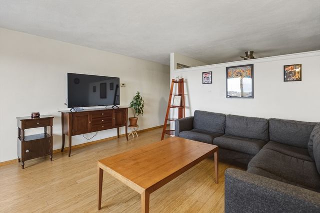 32 Whites Ave D65, Watertown, MA 02472